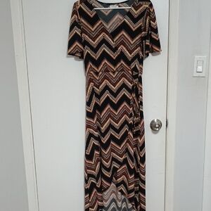 Chevron Patterned V Neck Maxi Wrap Dress